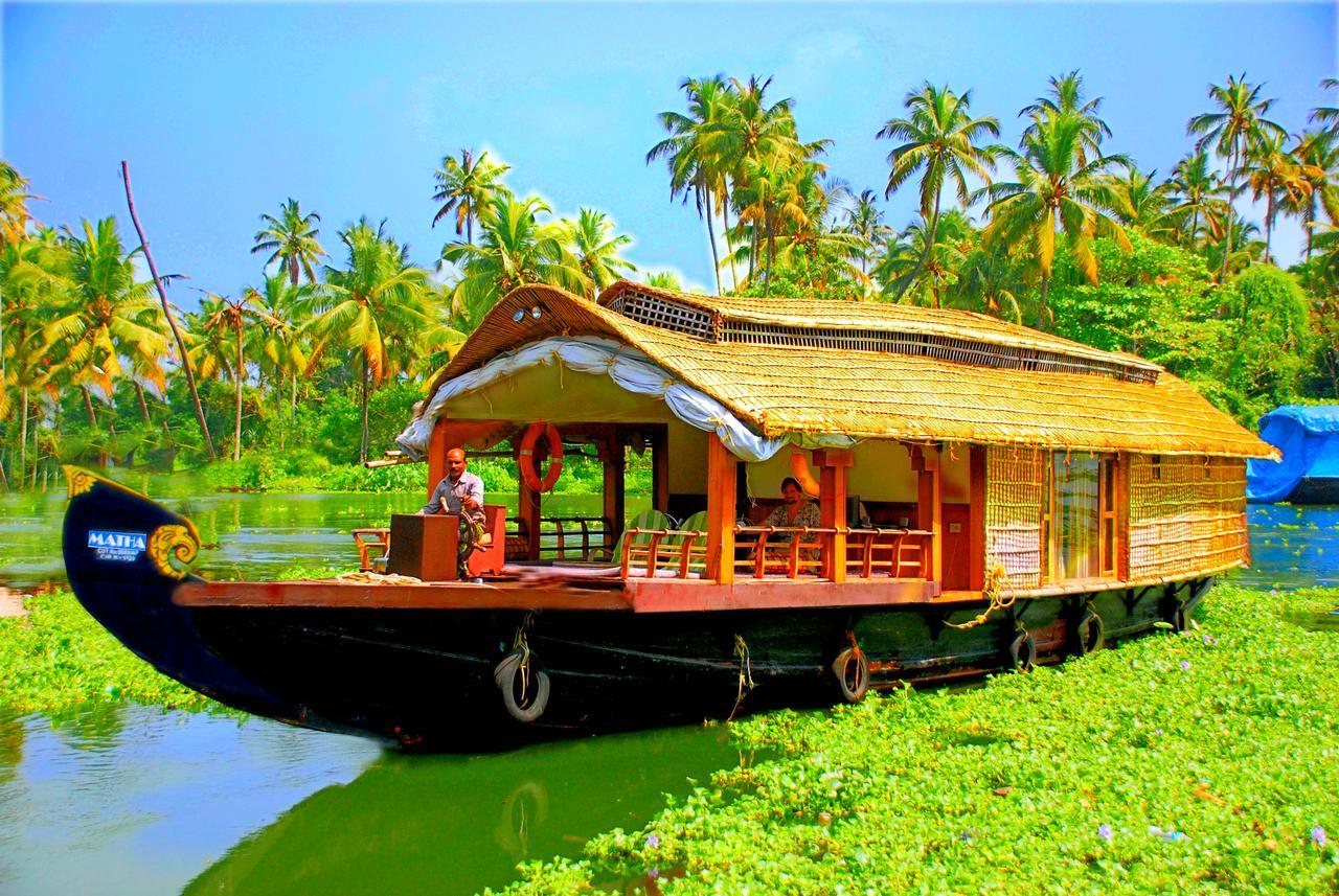 Hôtel Chaandhni Lake View à Alappuzha Extérieur photo